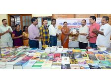 വയനാട് കലക്‌ട്രേറ്റില്‍ വായനയുടെ വസന്തം; പിആര്‍ഡിയുടെ പുസ്തകോത്സവം തുടങ്ങി