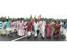 സ്റ്റേഷൻ കടവു പാലത്തില്‍ ടൂവീലറുകൾ കടന്നു പോകാനുള്ള സൗകര്യം: തീരുമാനം ജനങ്ങളുടെ ആവശ്യ പ്രകാരം! 