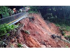 വയനാട് ചുരം വഴിയുള്ള സ്വകാര്യ വാഹനയാത്രക്ക് നിരോധനം: കെഎസ്ആര്‍ടിസി ഷട്ടില്‍ സര്‍വ്വീസ് തുടരും