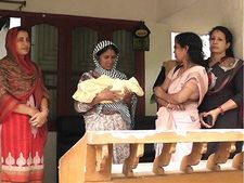  ഭർതൃവീട്ടിൽ മൂന്ന്‌ ദിവസം പ്രായമുള്ള ചോരക്കുഞ്ഞിനെ ഉപേക്ഷിച്ചു: കുഞ്ഞിനെ  ചൈൽഡ് ഹോമിലേക്ക് മാറ്റി