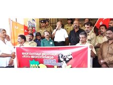 മോട്ടോര്‍ തൊഴിലാളി അനിശ്ചിതകാല പണിമുടക്കിലേക്ക് സമരം വിജയിപ്പിക്കാന്‍  ഒരുങ്ങി തൊഴിലാളികള്‍ 