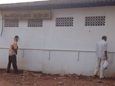 ക്യാമറ സ്ഥാപിക്കണമെന്ന് ആവശ്യം ലക്ഷങ്ങള്‍ മുടക്കി കംഫര്‍ട്ട് സ്റ്റേഷന്‍ സ്ഥാപിച്ചിട്ടും പൊതുസ്ഥലം മലിനമാക്കുന്നു