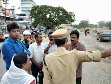 പൊന്നുരുന്നി സിഗ്നൽ ജംഗ്ഷനിലെയും ട്രയാംഗിൾ ജംഗ്ഷനിലെയും ടൈൽ വിരിക്കൽ പൂർത്തിയായി