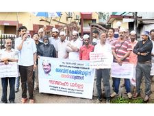 ദില്ലിയിലെ അപ്രഖ്യാപിത പ്രസിഡന്റ് ഭരണം; ആം ആദ്മി പാര്‍ട്ടി ധര്‍ണ നടത്തി