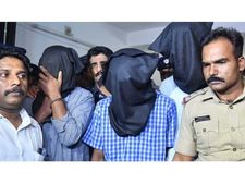 അഭിമന്യു കൊലക്കേസ്:  പ്രതികള്‍ റിമാന്‍ഡില്‍, ഒളിവിലുള്ള പ്രതികള്‍ക്ക്  ലുക്ക്ഔട്ട് നോട്ടീസ് 