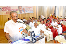സഹായം പശുക്കള്‍ക്ക് മാത്രം; കേന്ദ്ര തീരുമാനം  കേരളത്തിന്റെ പ്രതീക്ഷ തകര്‍ക്കും: എകെ ശശീന്ദ്രന്‍