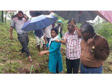 മക്കിമലയില്‍ വന്‍ മണ്ണിടിച്ചില്‍; 7 കുടുംബങ്ങളെ മാറ്റിപാര്‍പ്പിച്ചു, ദുരന്ത നിവാരണ സേന സന്ദർശിച്ചു!