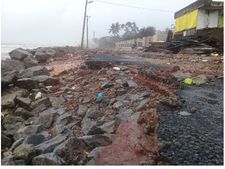 വടകരയിൽ കനത്ത മഴ; ആവിക്കല്‍ മുതല്‍ അഴിത്തല വരെ കടല്‍ ക്ഷോഭം രൂക്ഷമായി 