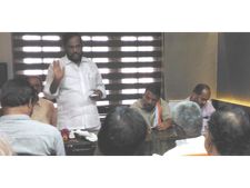 പിണറായി വിജയന്റെ പരാതി ജനങ്ങളെ തെറ്റിദ്ധരിപ്പിക്കാൻ; പിണറായിക്കെതിരെ രൂക്ഷ വിമർസനവുമായി ബിജെപി