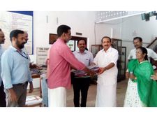 മഴക്കെടുതിയില്‍ ദുരിതമനുഭവിക്കുന്നവര്‍ക്ക് കൈത്താങ്ങ്: ജില്ലാഭരണകൂടത്തിന് വികസന സമിതിയുടെ അഭിനന്ദനം