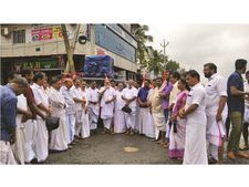 ദേശീയപാതയിലെ അപകടം:  കോണ്‍ഗ്രസ് നടത്തിയ ഹര്‍ത്താല്‍ പൂര്‍ണം
