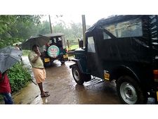 കനത്തമഴയില്‍ കാട്ടാനശല്യവും രൂക്ഷം; ചേകാടിയിലും തോല്‍പ്പെട്ടിയും രണ്ട് ജീപ്പുകള്‍ തകര്‍ന്നു