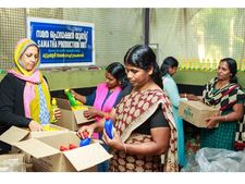 പാളിയ പരീക്ഷണമല്ല; കോഴിക്കോട്ടെ കുടുംബശ്രീ ഹോംഷോപ്പ് പദ്ധതി വന്‍വിജയം, പദ്ധതി എട്ടാം വയസ്സിലേക്ക്!