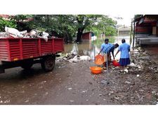  ജല നിരപ്പ് താഴ്ന്നു: ദുരിതമൊഴിയാതെ മൂവാറ്റുപുഴ, വെള്ളം കയറിയത് ആയിരത്തി ഇരൂന്നോറോളം വീടുകളില്‍!!