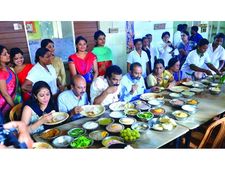 ഔഷധി പഞ്ചകര്‍മ ആശുപത്രിയില്‍  കര്‍ക്കടകക്കഞ്ഞി ഫെസ്റ്റിവല്‍ തുടങ്ങി