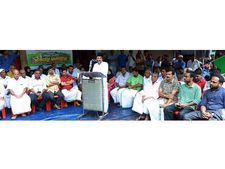 സര്‍ക്കാറിന്റെ തലതരിഞ്ഞ നയങ്ങള്‍ സാധാരണക്കാരെ കഷ്ടത്തിലാക്കുന്നു: പാണക്കാട് സാദിഖലി തങ്ങള്‍