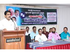 കച്ചവടക്കാരുടെ കുടിശ്ശികയായ വായ്പകള്‍ എഴുതിത്തള്ളണമെന്ന് വ്യാപാരി വ്യവസായി സമിതി