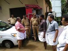 ഉണിച്ചിറയിൽ വെള്ളക്കെട്ട്: കൈയൊഴിഞ്ഞ് നഗരസഭ, മഴയില്‍ വെള്ളം കയറിയത് 12 വീടുകളില്‍! 