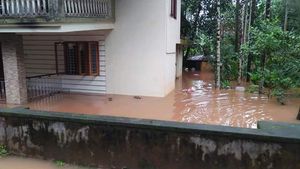 പ്രളയക്കെടുതിക്ക് ഇരയായവർക്ക് കുടുംബശ്രീയുടെ കൈത്താങ്ങ്: 1508 വീടുകൾ ശുചീകരിച്ചു