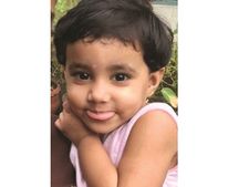 അപകടത്തില്‍പ്പെട്ട കാറിന്റെ  സ്റ്റിയറിങ്ങില്‍ കുടുങ്ങി  ഒന്നരവയസുകാരി മരിച്ചു