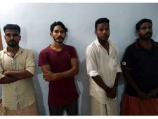 പെരുമ്പാമ്പിനെ പിടികൂടി ഭക്ഷിച്ച നാലുപേര്‍ പിടിയില്‍: സംഭവം പുലര്‍ച്ചെ, ഒരു കിലോയോളം ഇറച്ചിയും!!