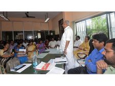 ദുരിതാശ്വാസ പ്രവർത്തനങ്ങൾക്ക് പഞ്ചായത്ത് തല ഏകോപനം; രവീന്ദ്രനാഥിനെ മാറ്റി ചുമതലയേറ്റ് മന്ത്രി എ.സി മൊയ്തീൻ, ശുചീകരണത്തിന്‍റെ പൂർണ ചുമതല തദ്ദേശ സ്ഥാപനങ്ങൾക്ക് 