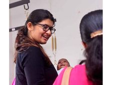  മലപ്പുറം കലക്ടറും എസ്പിയും ഭാര്യമാരോടൊപ്പം ദുരിതാശ്വാസ പ്രവര്‍ത്തനത്തിന്: നാല് ക്യാമ്പുകളിലെത്തി!