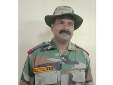 കരസേന മടങ്ങി; ഒരു കുഞ്ഞു ജീവനെക്കൂടി ഭൂമിയിലെത്തിച്ച ചാരിതാര്‍ത്ഥ്യത്തോടെ