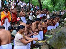 കര്‍ക്കിടക വാവുബലി; തിരുനെല്ലിയിലും പൊന്‍കുഴിയിലും വള്ളിയൂര്‍ക്കാവിലും ഒരുക്കങ്ങള്‍ പൂര്‍ത്തിയായി 