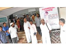 ബോഡി സ്പ്രേ പണികൊടുത്തു: ശ്വസിച്ച ഒൻപത് വിദ്യാർഥികൾ ആശുപത്രിയിൽ!! സംഭവം കോഴിക്കോട്!!