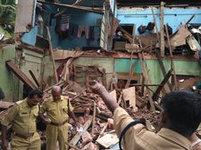  കോഴിക്കോട് നഗരത്തില്‍ പഴയകെട്ടിടം തകര്‍ന്നുവീണു; അഞ്ചു തൊഴിലാളികള്‍ക്ക് പരുക്ക്