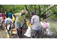 ഇനി നന്നാവുമോ കനോലി കനാല്‍..? കോഴിക്കോട് നഗരത്തിന്റെ ജീവധമനിയില്‍ വീണ്ടും ശുചീകരണം 