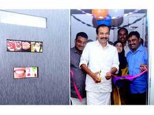  ഇരുപതിനായിരം രൂപയുടെ കൃത്രിമ പല്ല്‌വെക്കാന്‍  മലപ്പുറത്ത്  1500 രൂപ, താലൂക്ക് ആശുപത്രിയില്‍ ലാബ്!!