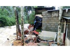 പ്രളയമെത്തിയത് ഉറങ്ങിക്കിടക്കുമ്പോള്‍; കൂടരഞ്ഞിയില്‍ മരിച്ചത് അഛനും മകനും 