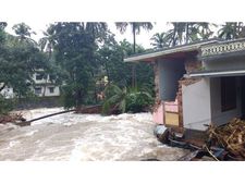  കോഴിക്കോട്ടെ മലവെള്ളം നക്കിത്തുടച്ച കണ്ണപ്പന്‍കുണ്ട് സേനയുടെ നിയന്ത്രണത്തില്‍
