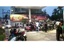 മഴക്കെടുതി: ഇന്ധനം തീരുമെന്ന്  ആദ്യം വ്യാജപ്രചാരണം, കോഴിക്കോട് ഇന്ധനം തീർന്നു!
