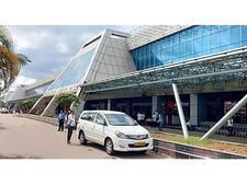 കരിപ്പൂരില്‍ വലിയ വിമാനം ഇറക്കാന്‍ കമ്പനികള്‍ അപേക്ഷ നല്‍കിയില്ല,  പ്രഖ്യാപനം നടത്തി ജനപ്രതിനിധികള്‍