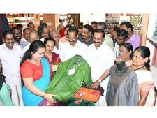 റിബേറ്റ് വിൽപ്പനയിലേക്ക് മാത്രം ഖാദിയെ ഒതുക്കരുത്: മന്ത്രി ടിപി രാമകൃഷ്ണൻ