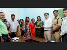 ദുരിതബാധിതരെ സഹായിക്കാന്‍ അവശ്യവസ്തുക്കള്‍ ശേഖരിക്കുന്നു, ഓണ്‍ലൈനായും സാധനങ്ങള്‍ അയക്കാം!!