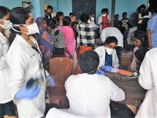 വയനാട്ടില്‍ പകര്‍ച്ചവ്യാധിക്കെതിരെ ആരോഗ്യവകുപ്പിന്റെ മുന്നറിയിപ്പ്; ക്യാംപുകളില്‍ പരിശോധന തുടരുന്നു