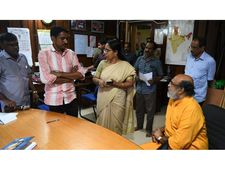 അത്തപതാക ഉയര്‍ന്നു- ഘോഷയാത്ര ഒഴിവാക്കി; ദുരിതം നേരിടുന്നതിന് ജനകീയ ഐക്യം ആവശ്യം: ധനമന്ത്രി 