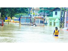 മലപ്പുറത്ത് മൂന്ന് ദിവസംകൂടി മഴ തുടരും: നിര്‍ദേശങ്ങള്‍ പാലിക്കണമെന്ന് പോലീസിന്റെ മുന്നറിയിപ്പ് 