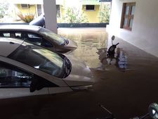 പാലക്കാടിനെ ദുരിതത്തിലാഴ്ത്തി പ്രളയം: കൂടുതൽ  പേര്‍ ദുരിതാശ്വാസ ക്യംപുകളിലേക്ക്, സഹായം അനിവാര്യം! 