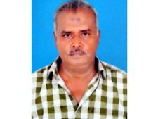 മലപ്പുറം സ്വദേശി നമസ്‌കരിക്കുന്നതിനിടെ പള്ളിയില്‍ കുഴഞ്ഞ് വീണു മരിച്ചു