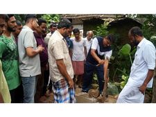  മഴക്കെടുതിയില്‍ വീട് നഷ്ടമായ അലക്‌സാണ്ടറിന് വീടൊരുക്കുന്നത് പോലീസുകാര്‍