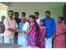  ഏഴാംക്ലാസുകാരി ഇത്തവണ പിറന്നാള്‍ ആഘോഷം ഒഴിവാക്കി, ഈ തുക മുഖ്യമന്ത്രിയുടെ ദുരിതാശ്വാസ നിധിയിലേക്ക് കൈമാറി