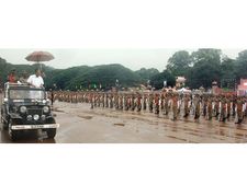 പോലീസ് സേനയില്‍ വനിതാ പ്രാതിനിധ്യം 25 ശതമാനമാക്കും: മുഖ്യമന്ത്രി, പ്രസ്താവന പാസിംഗ് ഔട്ട് പരേഡില്‍!