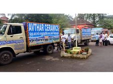 മലപ്പുറത്തെ ദുരിതാശ്വാസ ക്യാമ്പുകളിലേക്ക്  തമിഴ്‌നാട്ടില്‍ നിന്നും നാല് ലോറി ആവശ്യസാധനങ്ങള്‍!