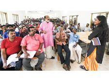 ആലപ്പുഴയില്‍ 700 ക്യാംപുകളിലായി മൂന്നു ലക്ഷത്തിലേറെ പേര്‍; തൃശൂരില്‍ രണ്ടര ലക്ഷം പേര്‍