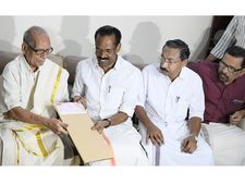 ദുരിതാശ്വാസ നിധിയിലേക്ക് സാമൂതിരി രാജ ദേവസ്വത്തിന്റെ വക 25 ലക്ഷം